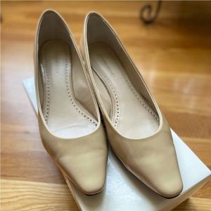 Adrienne Vittadini Wedges, size 10, color Tan